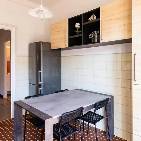 Moderno Sampierdarena/centro * Γένοβα